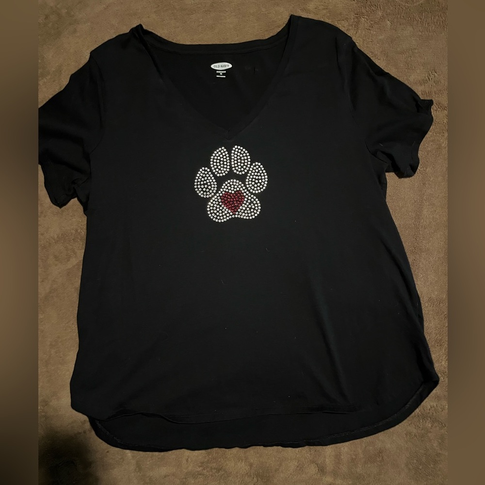 V-neck tee with Swarovski rhinestone paw and heart, XL